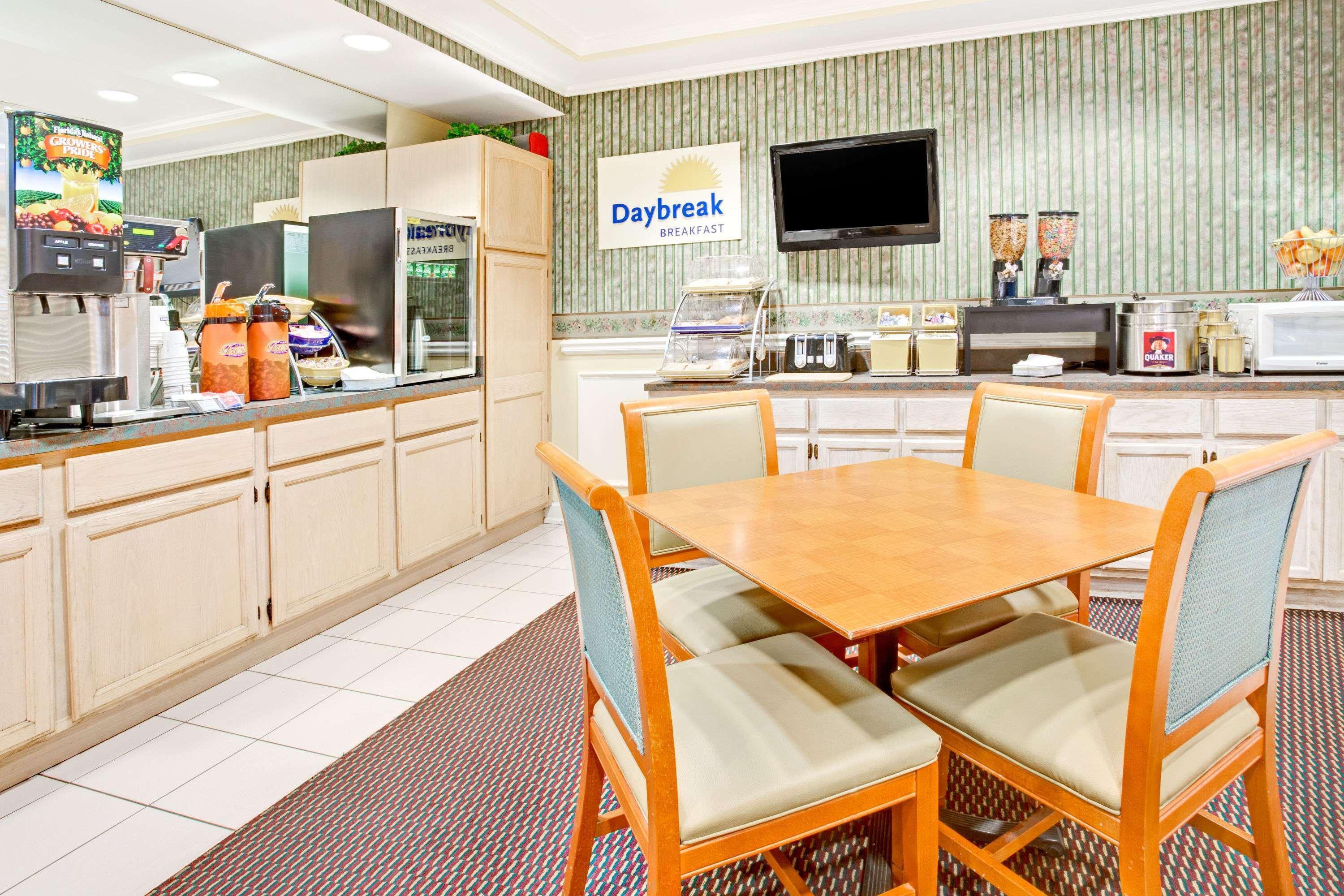 Days Inn By Wyndham Kingsland Ga Dış mekan fotoğraf